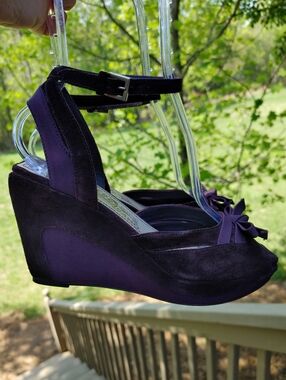 Salvatore Ferragamo LEIRA Suede Bow Accent Sandals, Prune 8